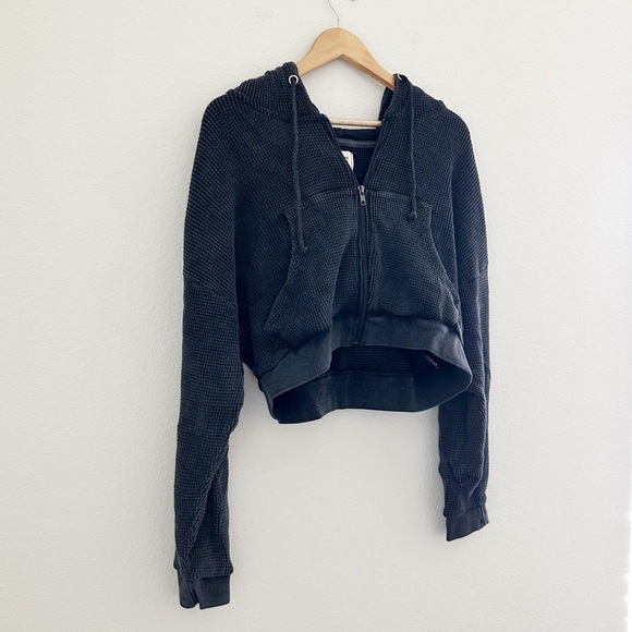 NEW UO BDG Leah Waffle Knit Cropped Hoodie - Picture 3 of 9